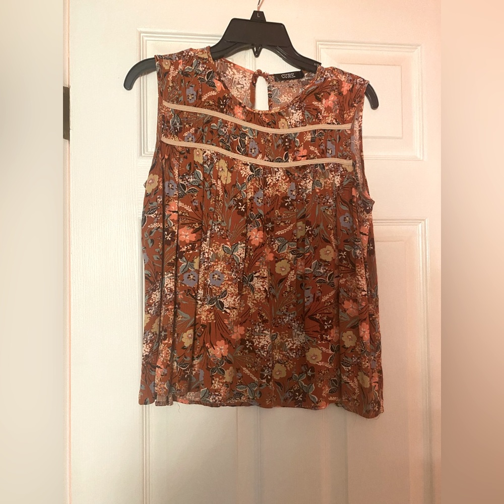 Women’s Size M Cure Sleeveless Top